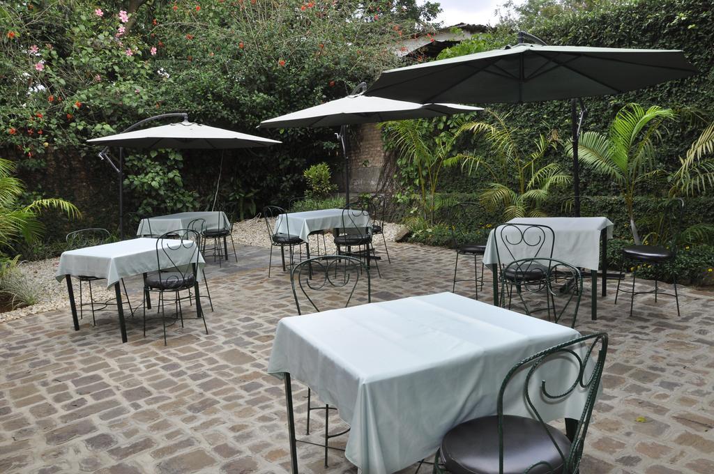 Gorillas City Centre Hotel Kigali Buitenkant foto