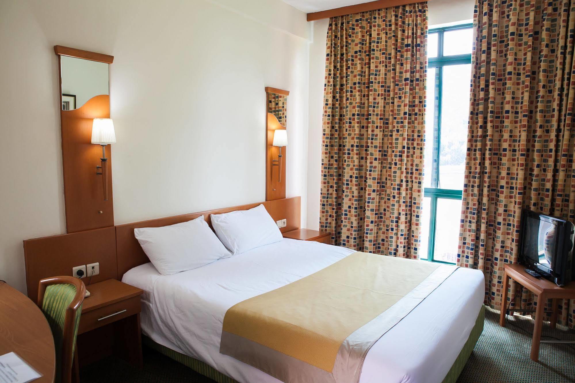 Gorillas City Centre Hotel Kigali Buitenkant foto