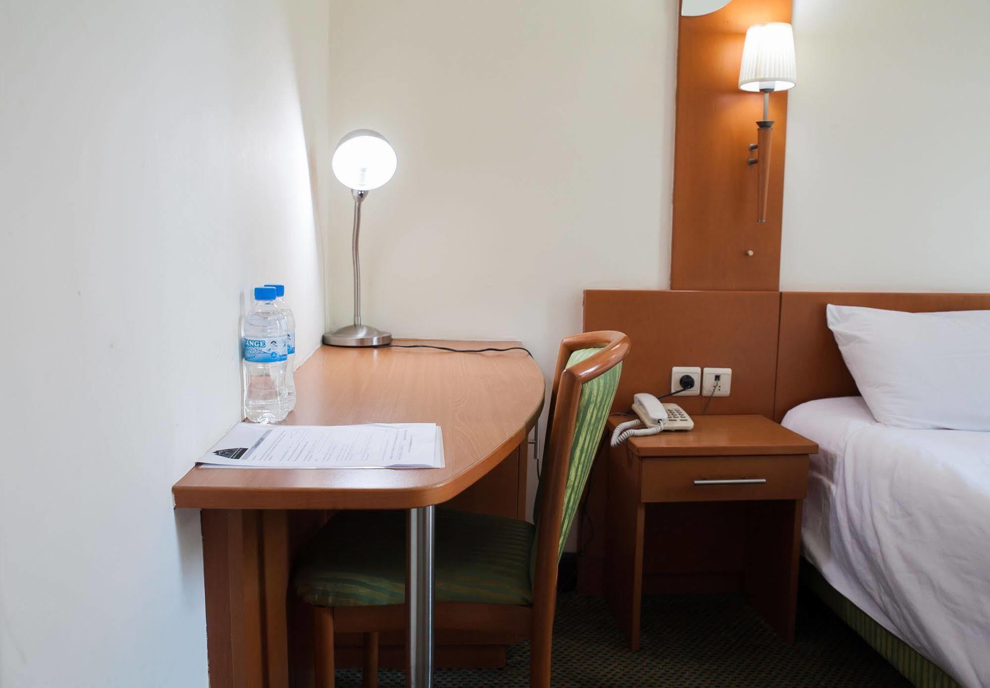Gorillas City Centre Hotel Kigali Buitenkant foto